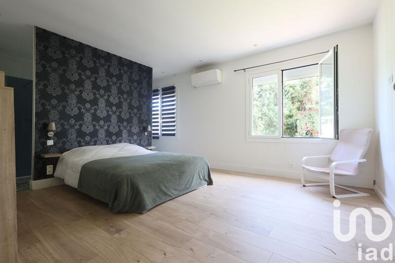 Maison - 202 m² - 5 pièces