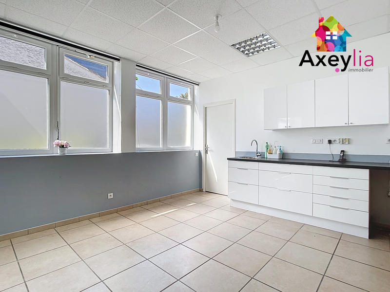 Maison - 313 m² - 12 pièces