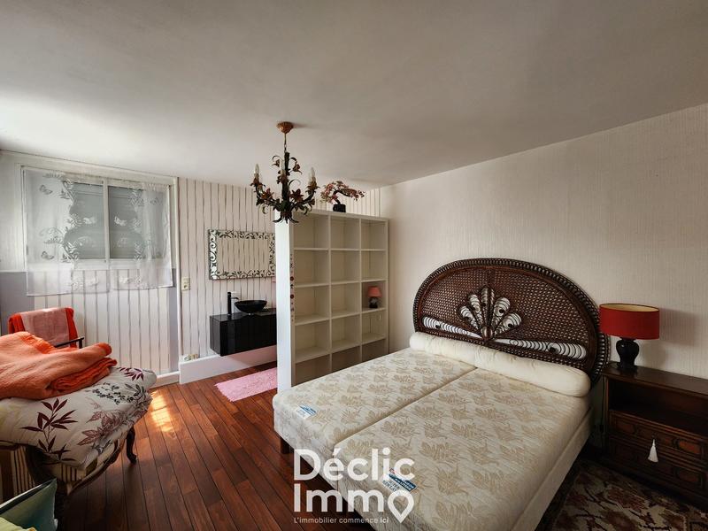 Maison - 162 m² - 8 pièces