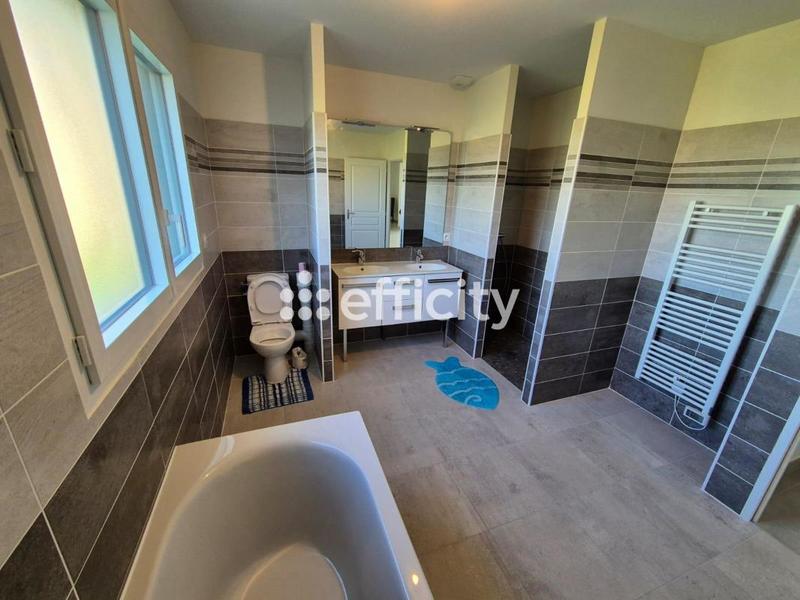 Maison - 163 m² - 5 pièces