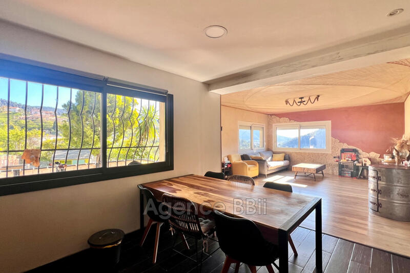 Appartement - 90 m² - 5 pièces