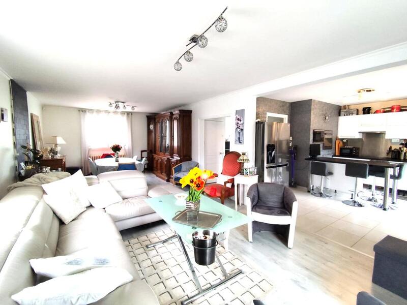 Pavillon - 209 m² - 5 pièces