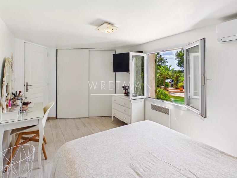 Villa - 214 m² - 10 pièces