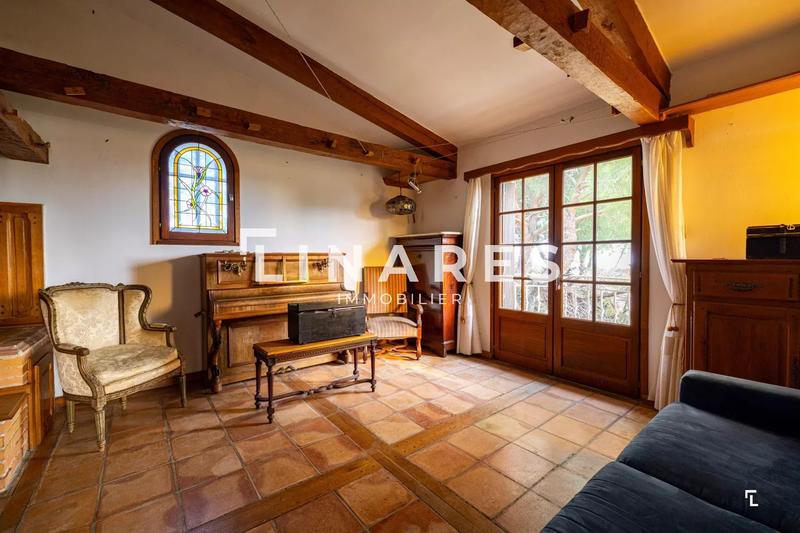 Maison - 240 m² - 7 pièces