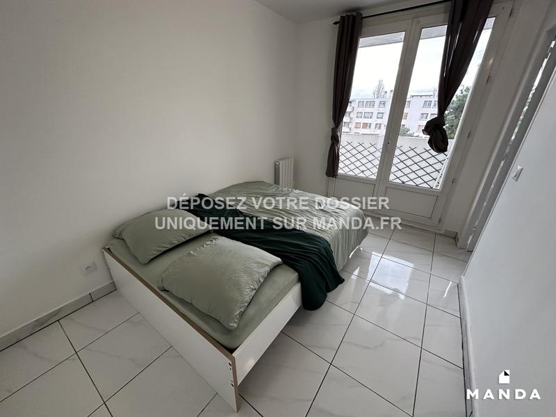 Chambre - 12 m² - 4 pièces