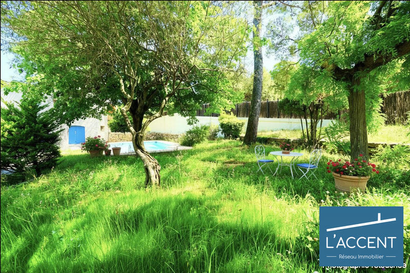 Maison - 435 m² - 8 pièces