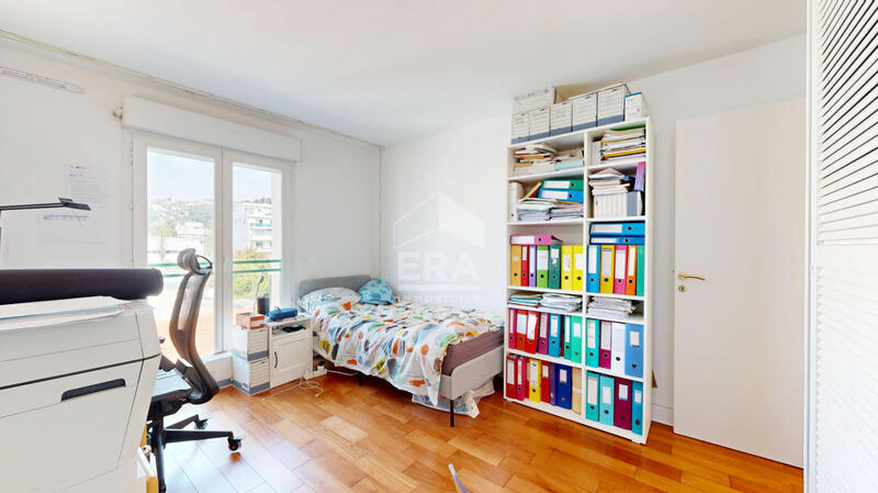 Appartement - 104 m² - 4 pièces