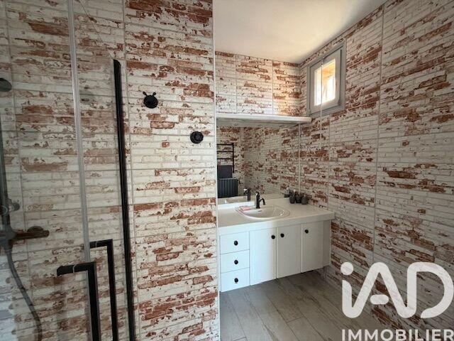 Maison - 255 m² - 8 pièces