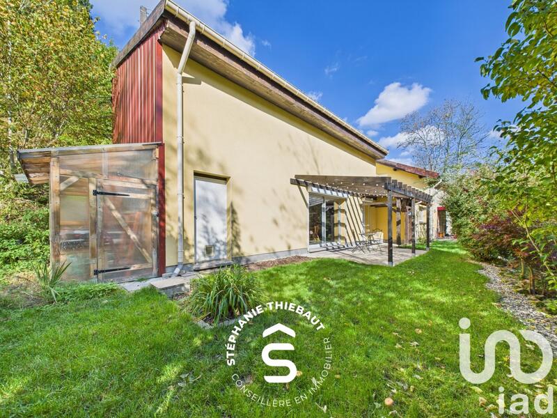 Maison - 212 m² - 8 pièces