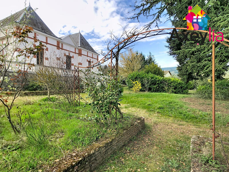 Propriété - 322 m² - 15 pièces