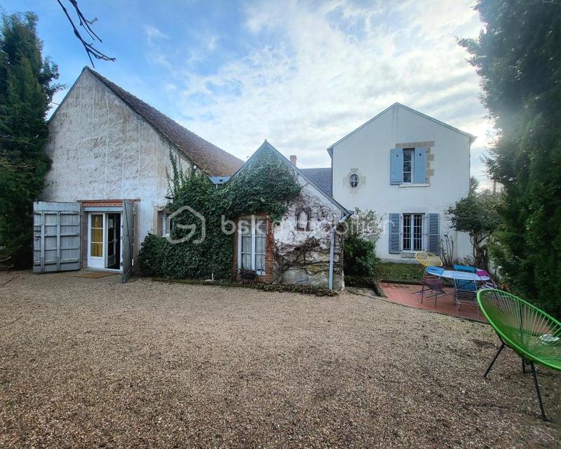 Demeure - 241 m² - 8 pièces