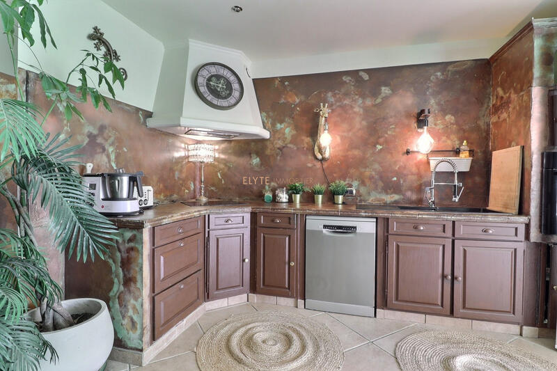 Bastide - 334 m² - 9 pièces