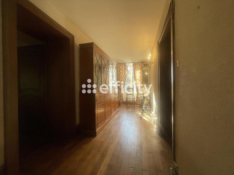 Maison bourgeoise - 350 m² - 12 pièces