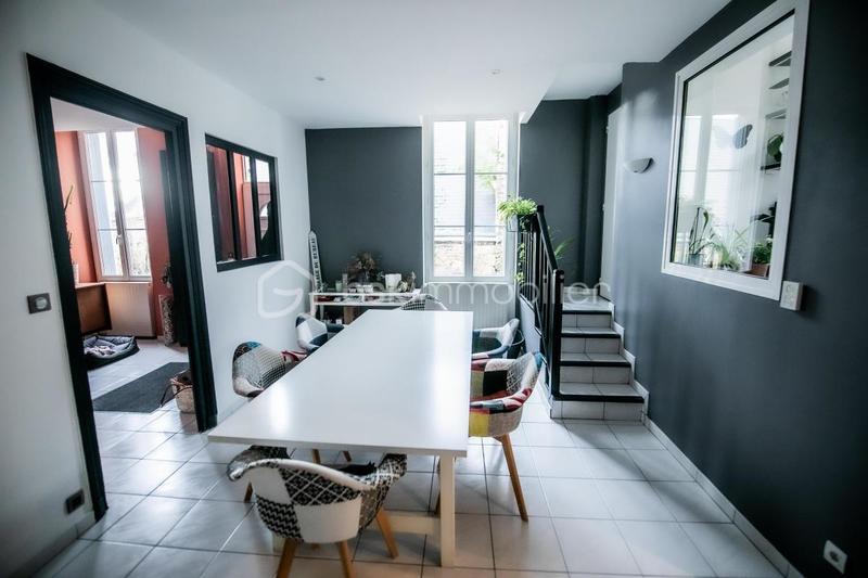 Maison de ville - 185 m² - 9 pièces