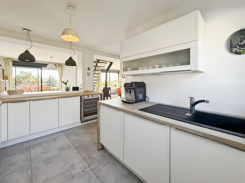 Maison - 142 m² - 6 pièces