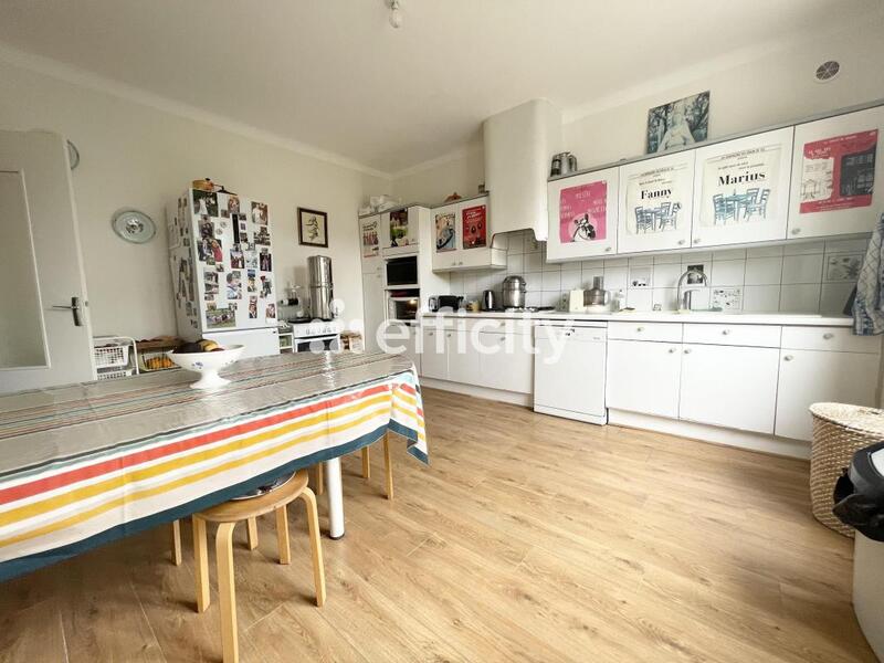 Maison - 186 m² - 7 pièces