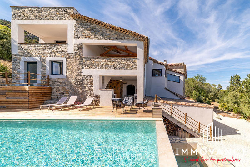 Mas - 385 m² - 10 pièces