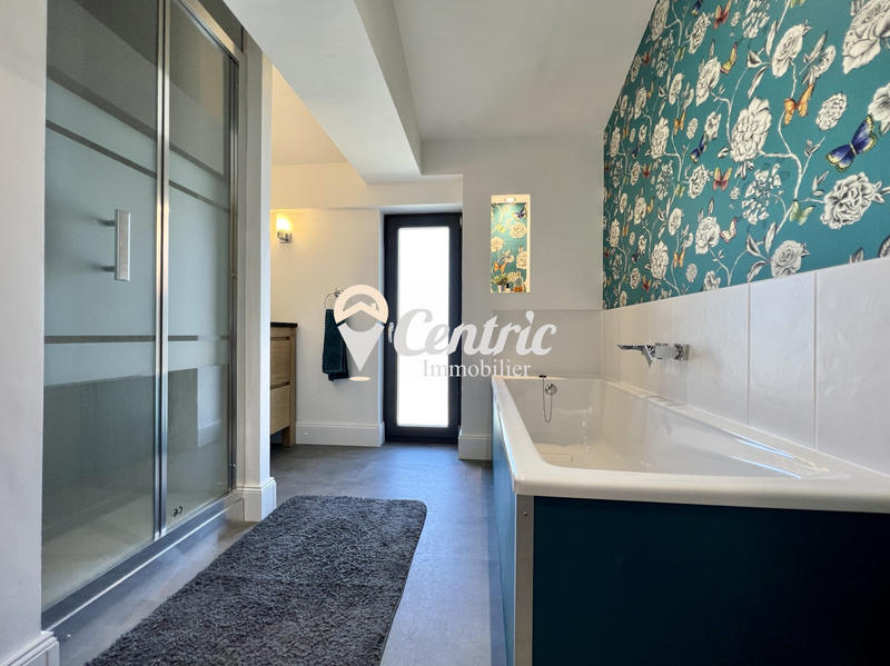 Maison ancienne - 409 m² - 11 pièces