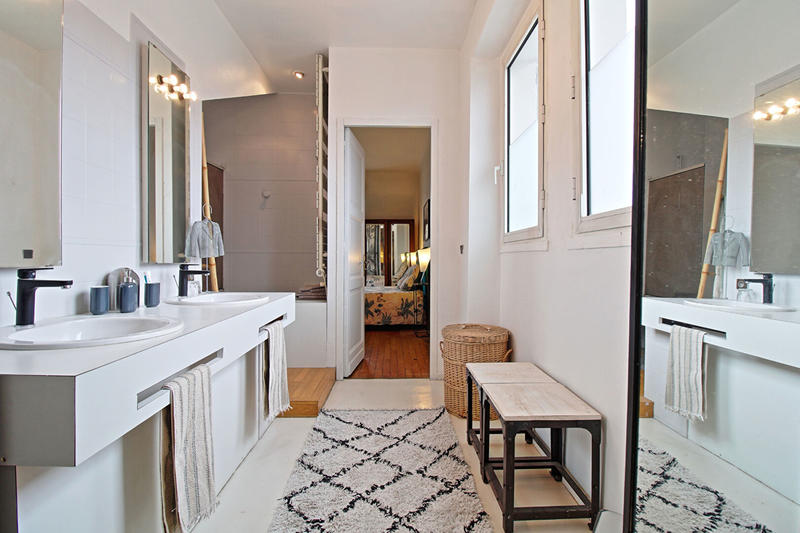 Maison - 273 m² - 7 pièces