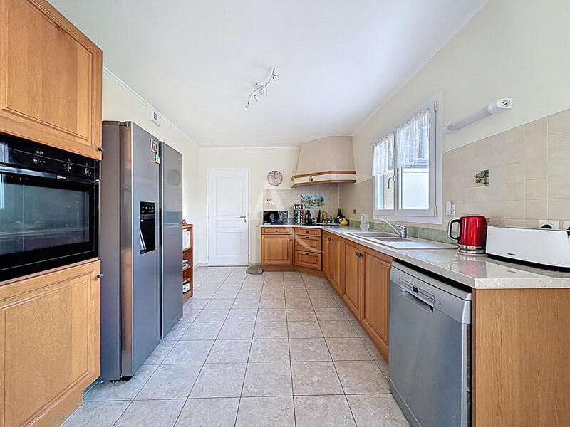 Maison - 136 m² - 6 pièces