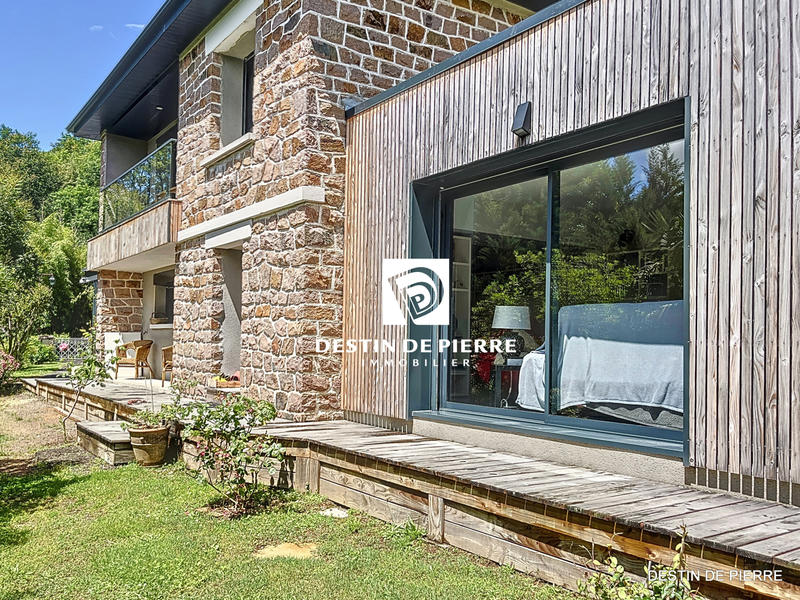 Maison - 202 m² - 4 pièces