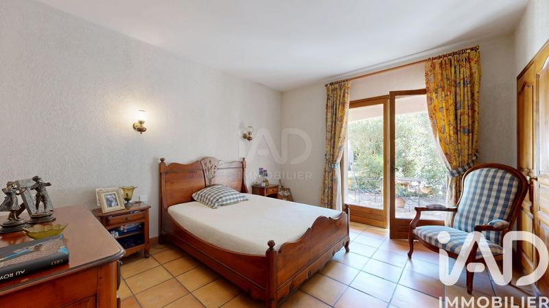 Maison - 300 m² - 7 pièces