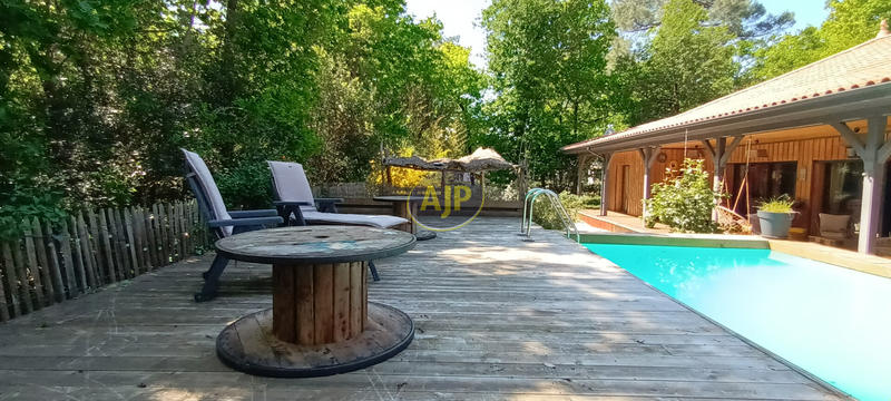 Villa - 200 m² - 7 pièces