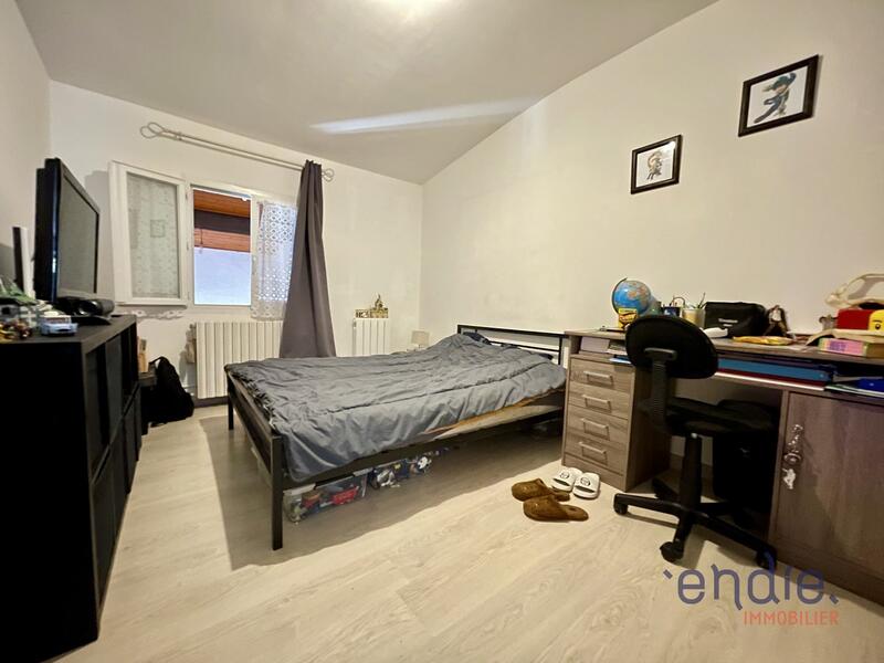 Maison - 186 m² - 8 pièces