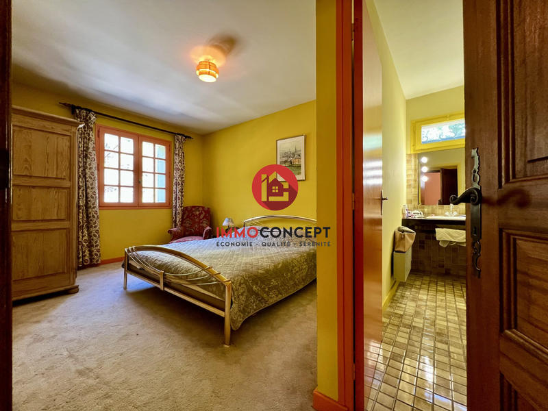 Villa - 265 m² - 8 pièces