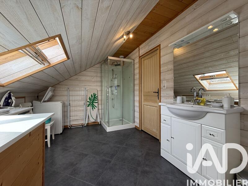 Maison - 250 m² - 11 pièces