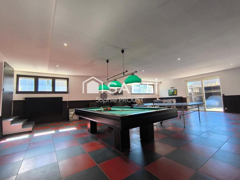 Maison - 384 m² - 6 pièces