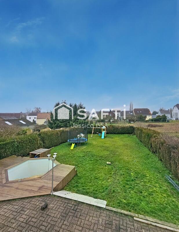 Maison - 94 m² - 5 pièces