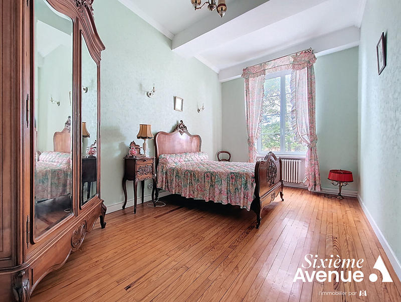 Maison de maîtres - 605 m² - 14 pièces