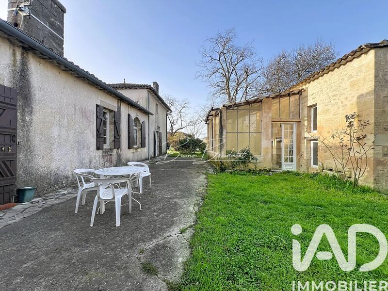Maison - 361 m² - 10 pièces