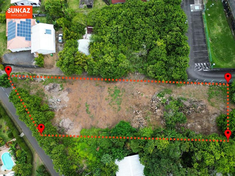 Terrain constructible - 1 709 m²