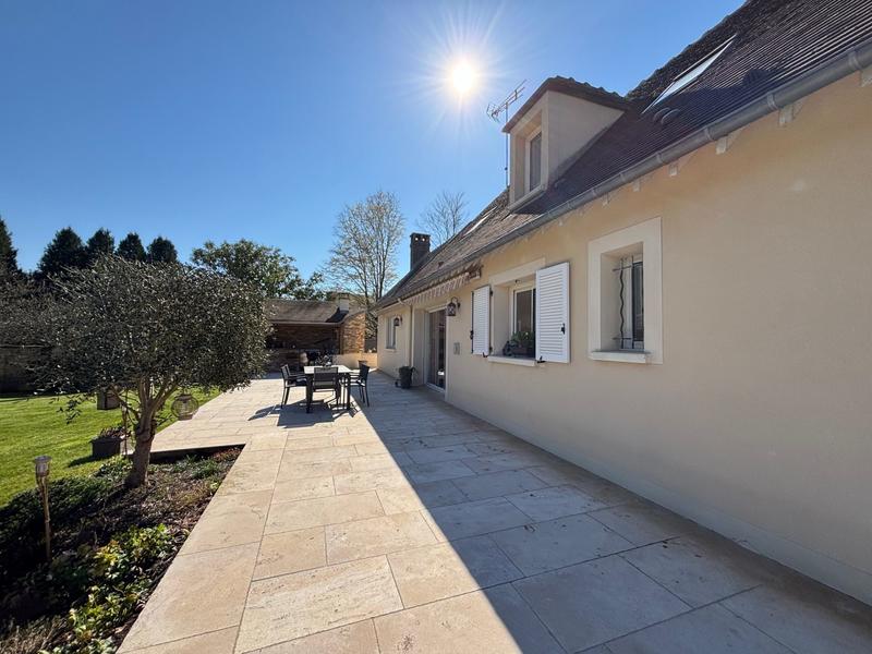 Maison traditionnelle - 156 m² - 5 pièces