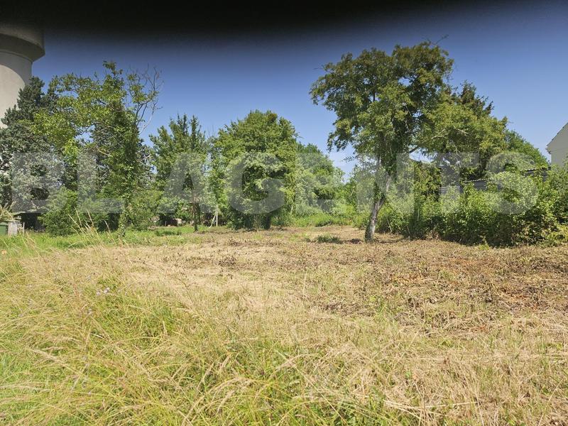 Terrain - 1 400 m²