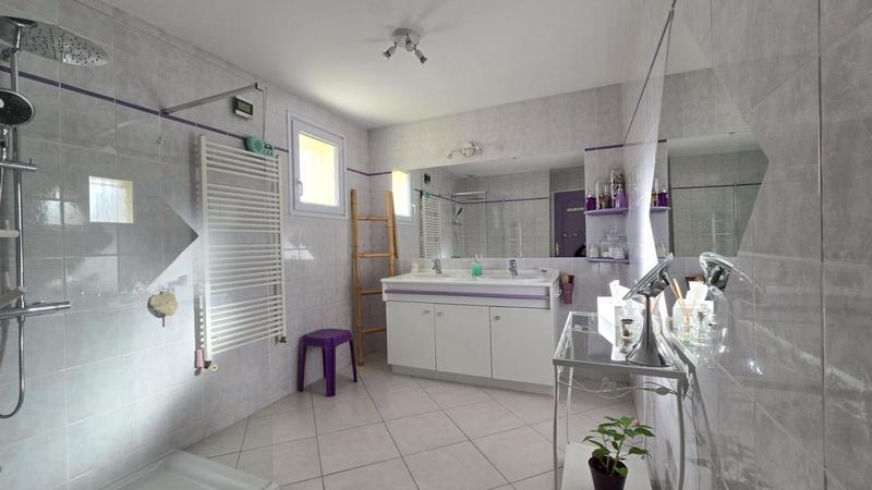 Maison - 150 m² - 4 pièces