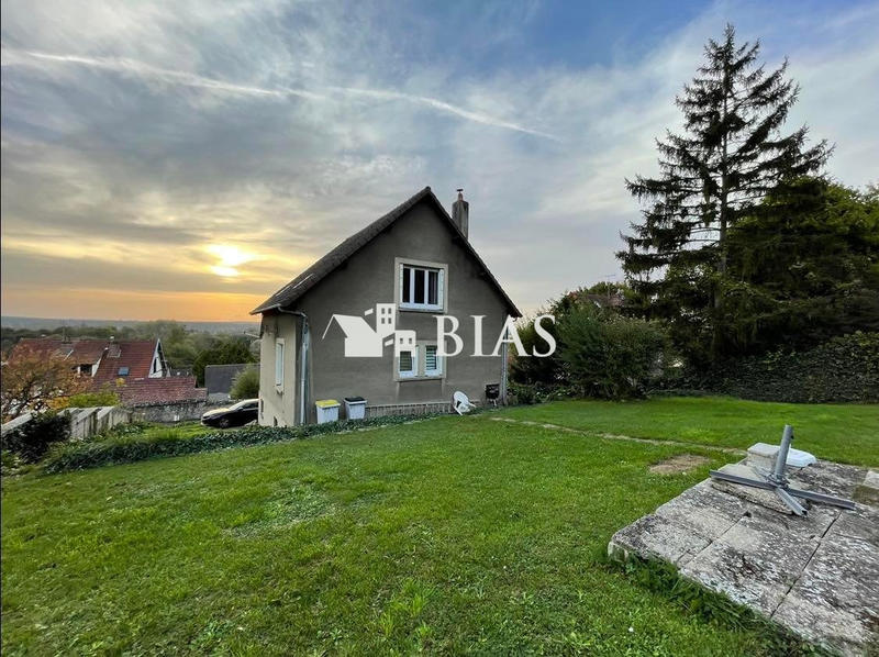 Maison - 97 m² - 5 pièces