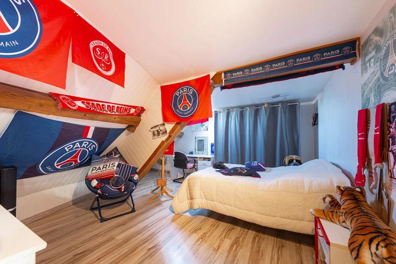 Maison - 215 m² - 10 pièces