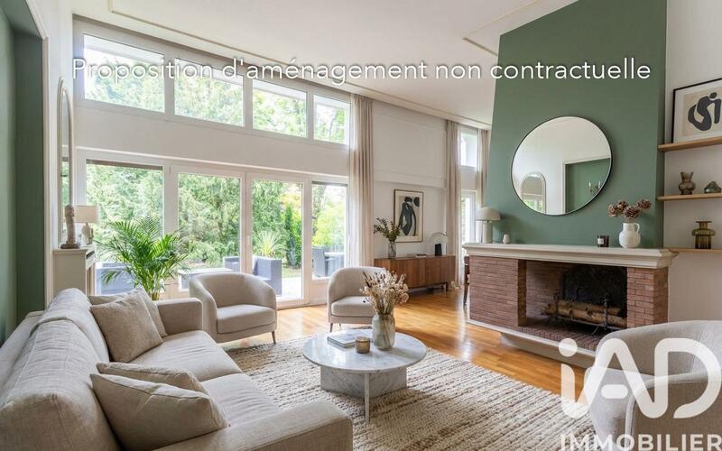 Maison - 238 m² - 10 pièces