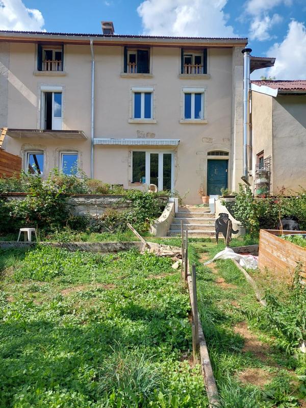 Maison - 705 m² - 10 pièces