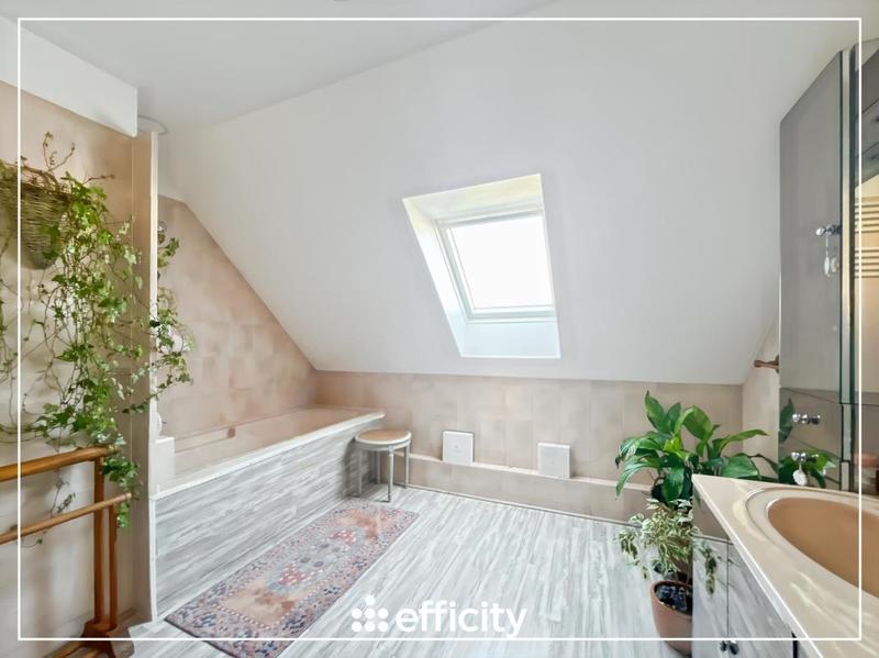 Maison traditionnelle - 132 m² - 6 pièces