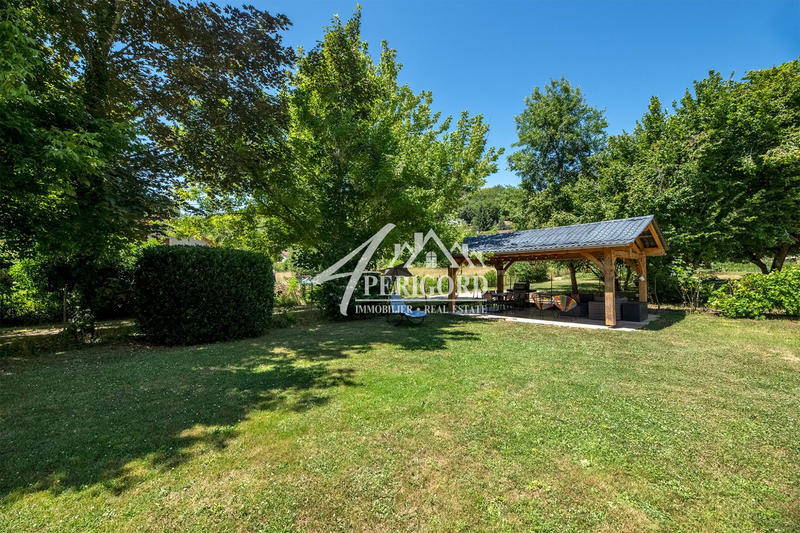 Maison ancienne - 217 m² - 8 pièces