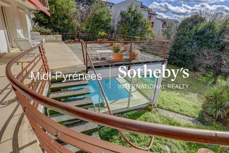 Maison - 325 m² - 6 pièces