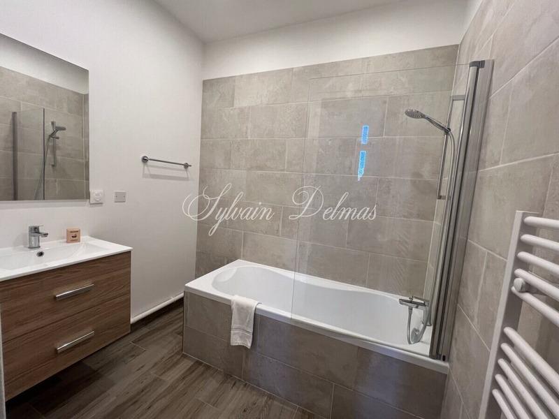 Appartement - 100 m² - 4 pièces