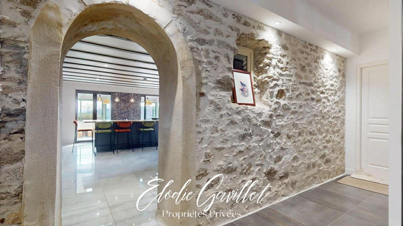 Demeure - 290 m² - 11 pièces