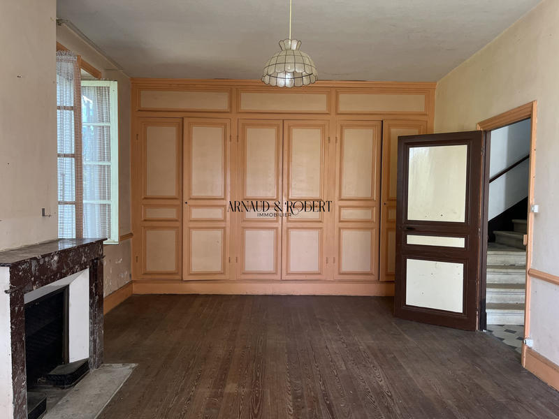 Bastide - 300 m² - 1 pièce