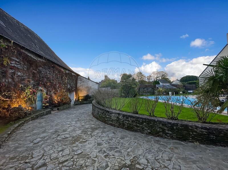 Maison - 180 m² - 7 pièces