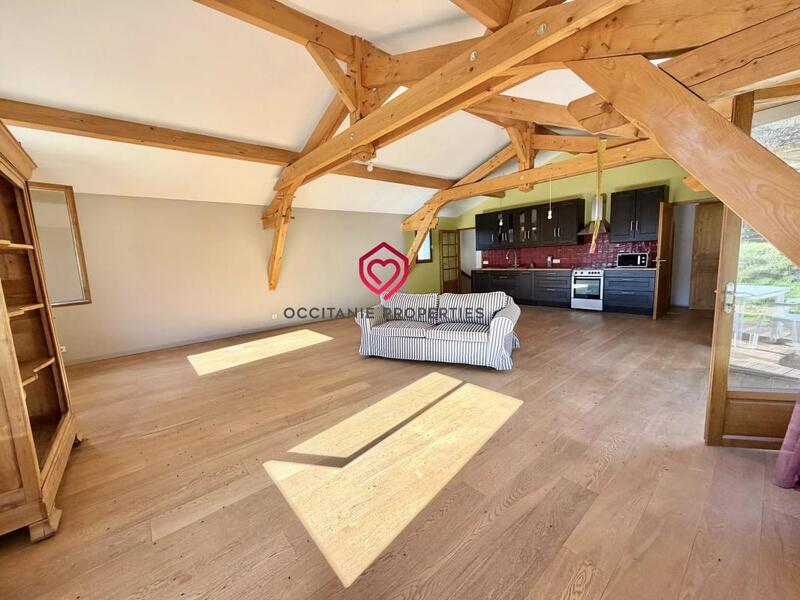 Maison - 235 m² - 10 pièces